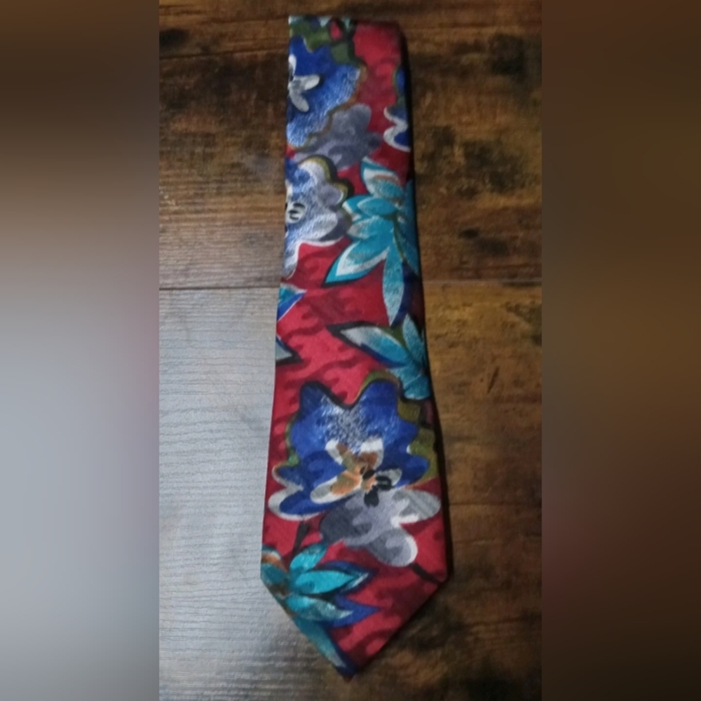 Towncraft Red and Blue Floral Men's Tie